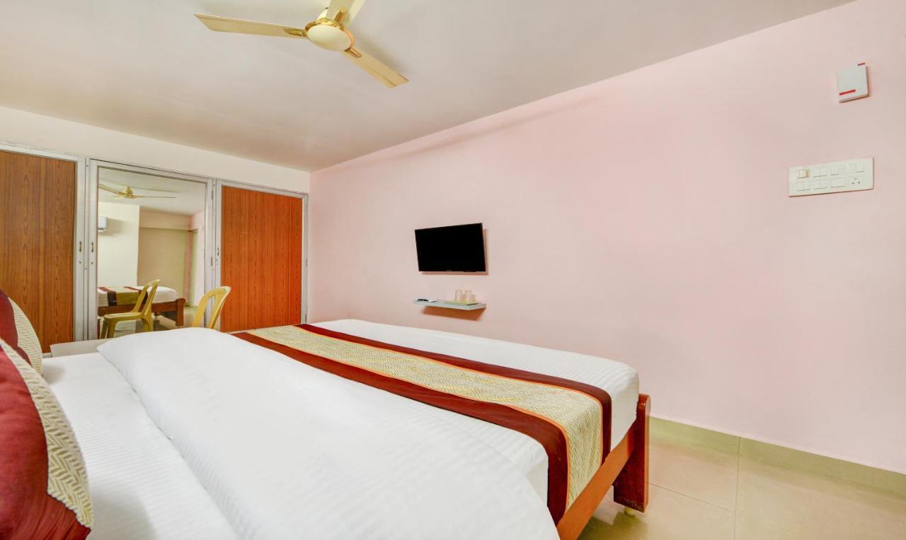 Hotel Salbala - Near Airport Madras Buitenkant foto