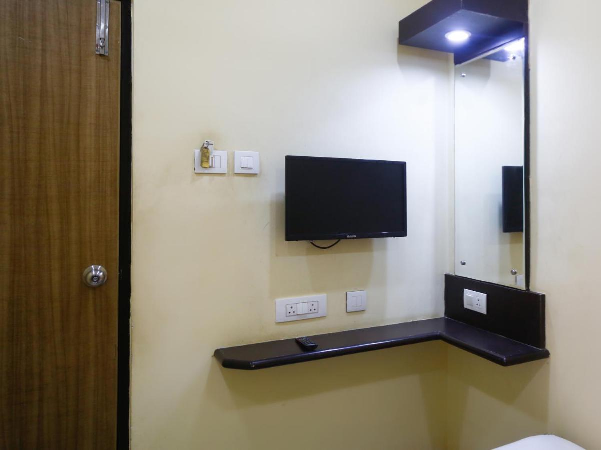 Hotel Salbala - Near Airport Madras Buitenkant foto